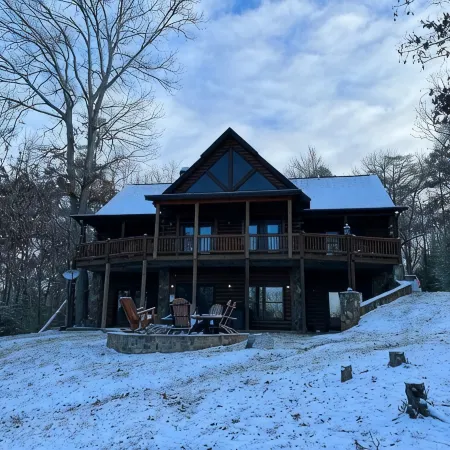Bit of Heaven, 7 Private Acres, Lake, Hot Tub & Near Blue Ridge