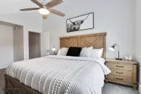 Alluring Farmhouse Styled Town Home - Homestays