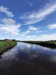 Vacation apartment Jantje in Emden city center with garden directly on the canal - 3-Star