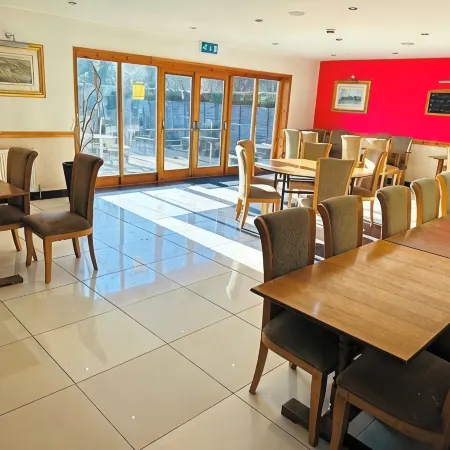 Acorn Lodge Hotel Gatwick & Parking