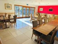 Acorn Lodge Hotel Gatwick & Parking - sarapan