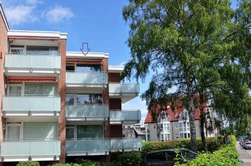 Sunny 2 room apartment near the beach with balcony and partial sea view - Balcony