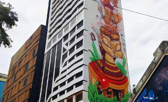 Red M101 by Oak Tree - Housity