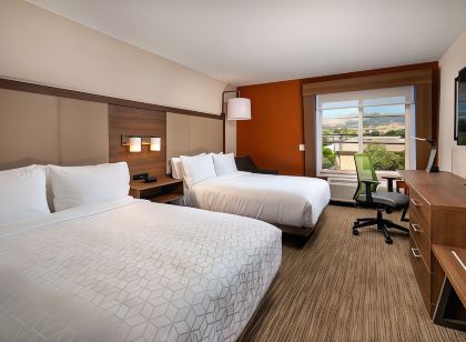 Holiday Inn Express & Suites Chatsworth, an IHG Hotel