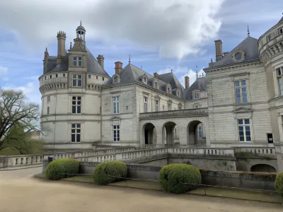 5 Grande Rue Hotels in Luché-Pringé