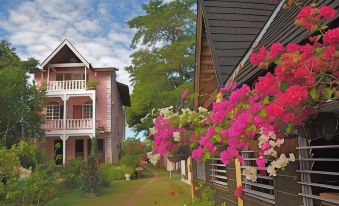 Secret Cabins at Firefly Beach Cottage - Housity