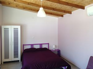 New and Colorful Studio Near Airport and Beach in Heraklion