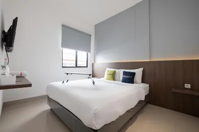 Sans Hotel Max Living Cengkareng Hotels in West Jakarta City