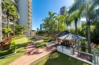 The Meriton on Main Beach Hotels in Main Beach
