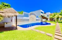 Gorgeous 8 People Economy Villa with Pool Playacar Phase 2