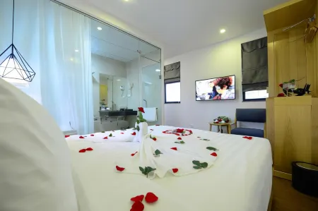 Blue Hanoi Inn Luxury Hotel