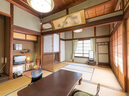 OYO 白鷺館