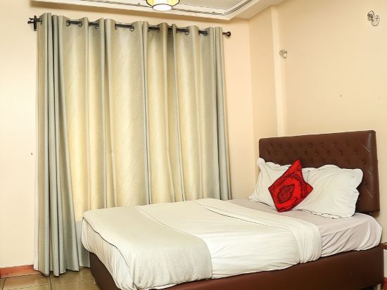 West Suites Apartments