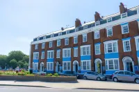 Aaran Guesthouse Hotels in Веймут