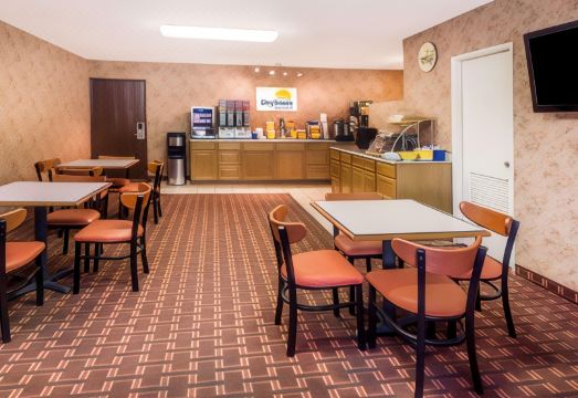 Days Inn & Suites