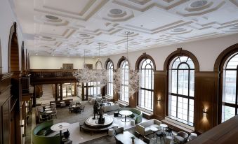 Hotel Fort des Moines, Curio Collection by Hilton