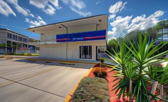 Motel 6 Bradenton, FL