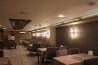 뉴 아크차아바트 호텔