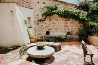 Le Moulin Camoula Hotels in Carros