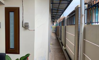 Jatiwinangun Homestay Near Gor Satria Purwoketo Mitra RedDoorz