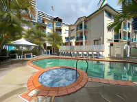 Cha Private Apts Aruba Beach - bar