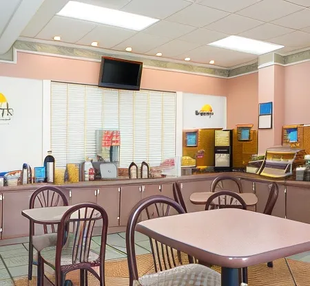 Days Inn & Suites by Wyndham Port Richey