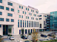 Hotel Mercure Roeselare Hotels near Gedenkteken voor 34th Division