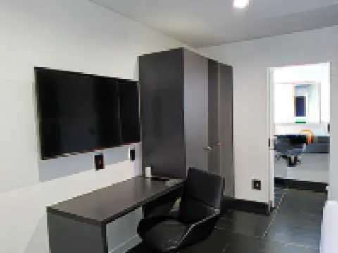 Glen Capri Inn and Suites - Burbank Universal