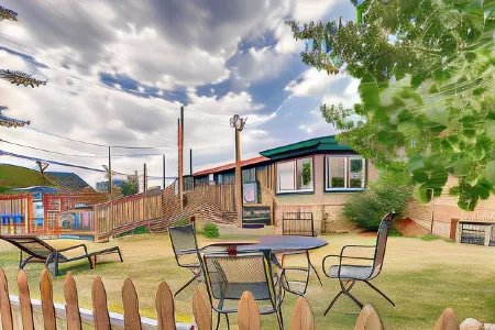 Inn the Clouds Hostel & Inn