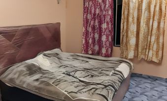 Shiv Kashi Lawn And Guest House