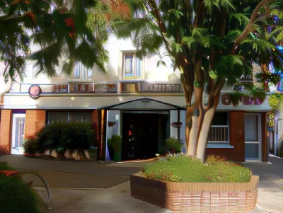 Hôtel de l'Orme Hotel dekat Paroisse Catholique La Madeleine Netreville