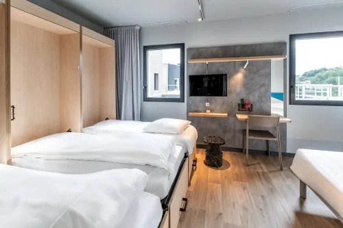 Ibis Budget Morlaix - piscina