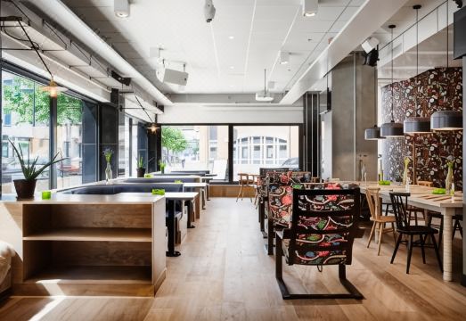 제너레이터 로비 분위기