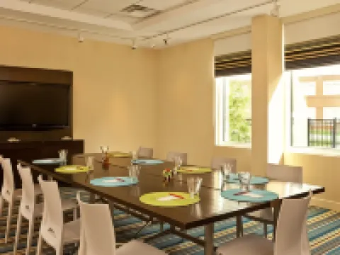 Aloft Chesapeake Hotels in Chesapeake