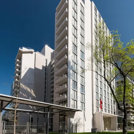 Zip Housing El Golf Отели рядом с достопримечательностью «Лас-Кондес»