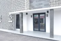 RedDoorz Plus Near Unimed Medan Hotels in Tegal Rejo