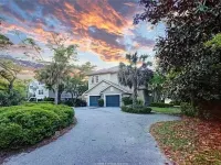 Spectacular Sunset Views on the Marsh in Hilton Head IslandSleeps 8