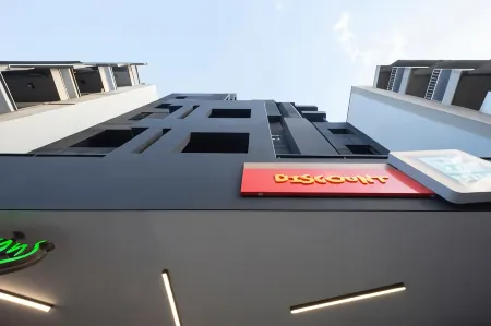 Thisean Modern Suites by Athens Stay Отели рядом с достопримечательностью «Atlas Kallitheas Ethousa Pallis»