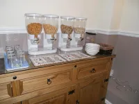 All Seasons Guest House - Breakfast