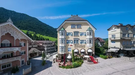 Classic Hotel am Stetteneck Отели в г. Ортизеи