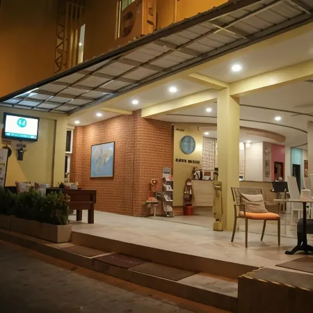 Happy Hostel