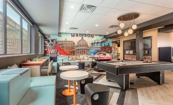 Tru by Hilton Madison West