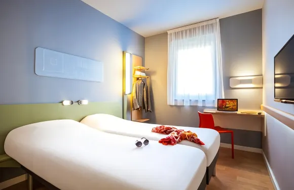 桑斯宜必思快捷酒店