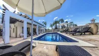 Fabulous Villa in Coral Bay Near Beach, Amenities