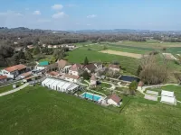 Les Insolites du Domaine de Suzel Hotels in Saint-Clair-de-la-Tour