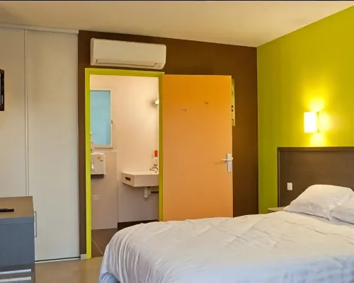 Hôtel Cantal Cottages โรงแรมในคานทัล