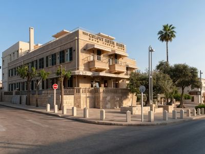 The Colony Hotel