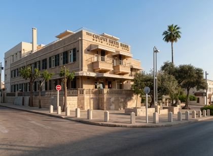 The Colony Hotel