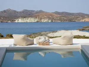 White Pebble Suites