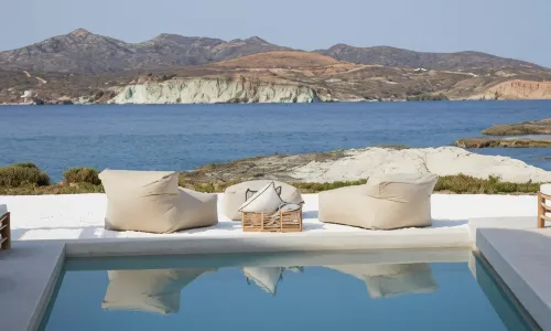 White Pebble Suites